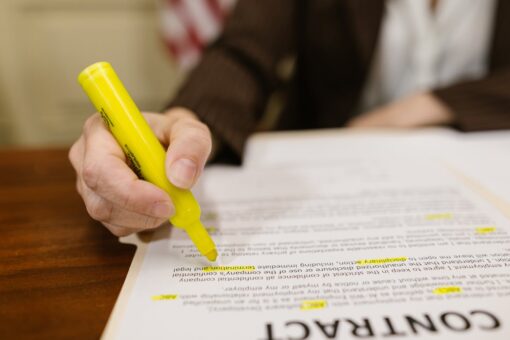 Délai de carence en protection juridique : durée, fonctionnement et conséquences