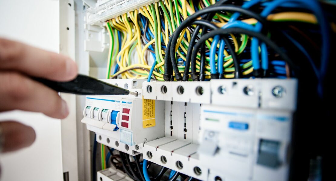 Assurance dommage électrique : garanties, exclusions et indemnisation en 2026