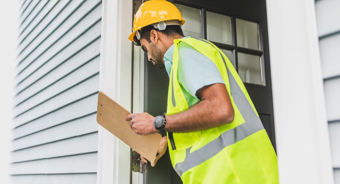 Expert d&rsquo;assuré habitation : rôle, coût et procédure de contre-expertise