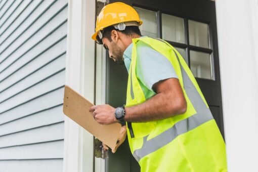 Expert d&rsquo;assuré habitation : rôle, coût et procédure de contre-expertise